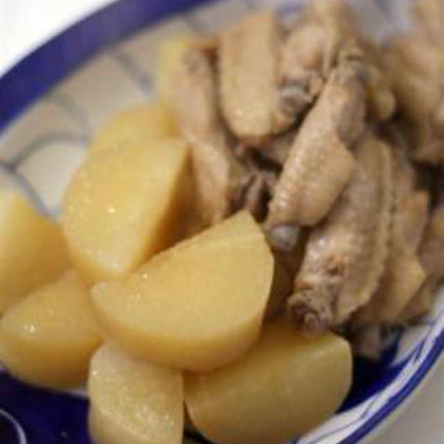 鶏手羽中と大根の煮物