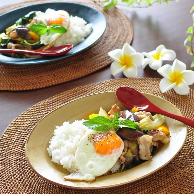 コラムと動画がアップされました！【夏を乗り切るための食欲アップのワンプレート】とレシピ【豚バラと夏野菜でタイ風バジル炒め】