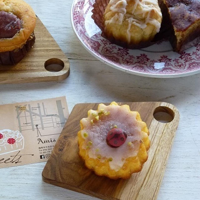 Amisの焼き菓子と、蚤の市＆ねこ展で買ったもの♪