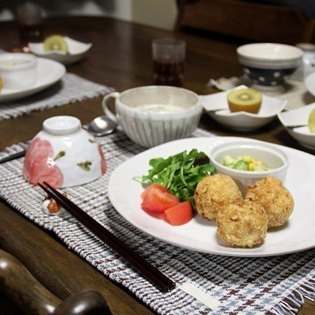 ほくほく～里芋のコロッケ と きのこたっぷりミルクスープ。と 餃子。