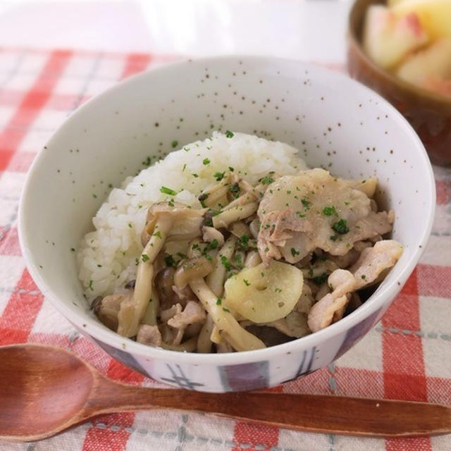 爽やかな味わい♪豚肉とシメジのワイン丼