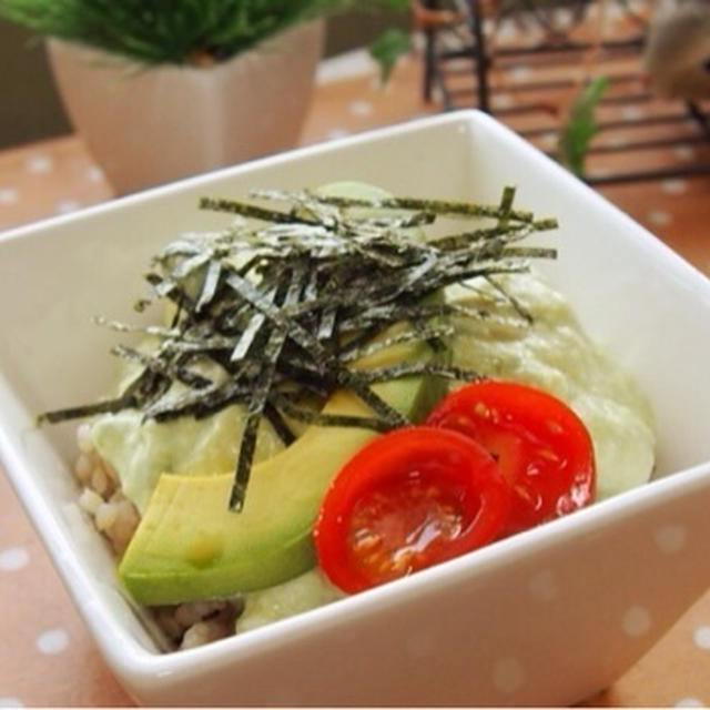 アボカドと豆腐のヘルシー丼