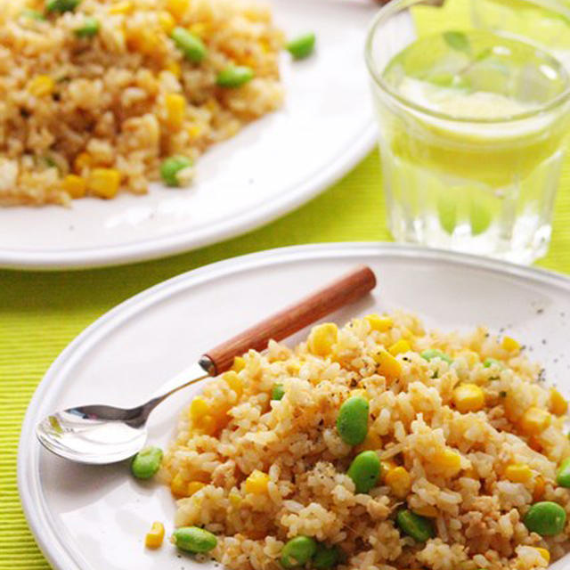 とうもろこしと枝豆の香ばしチャーハン♪