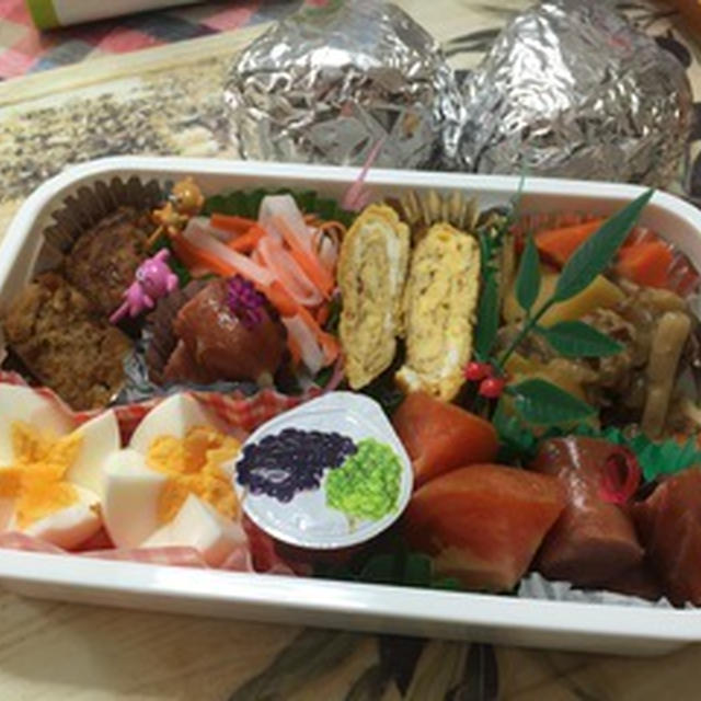 茹で卵の花型切りと‥ひとり飯