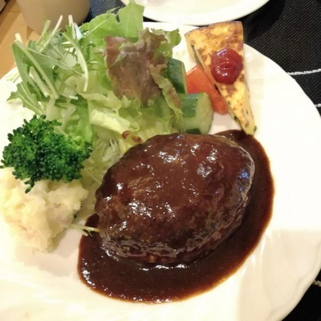 ハンバーグがめっちゃ旨かった！町の洋食屋さん「アラカルト」♥