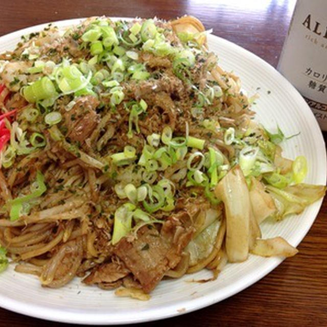 昼ごはんに「ガーリックソース焼きそば」