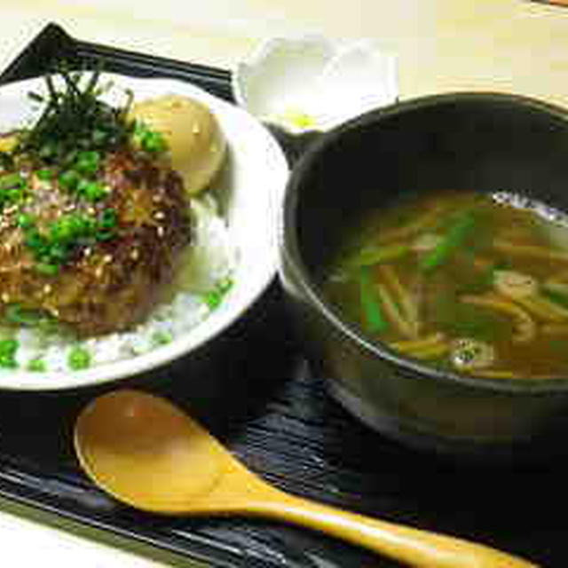 今日のまかないハンバーグ「初代しるばーぐ」