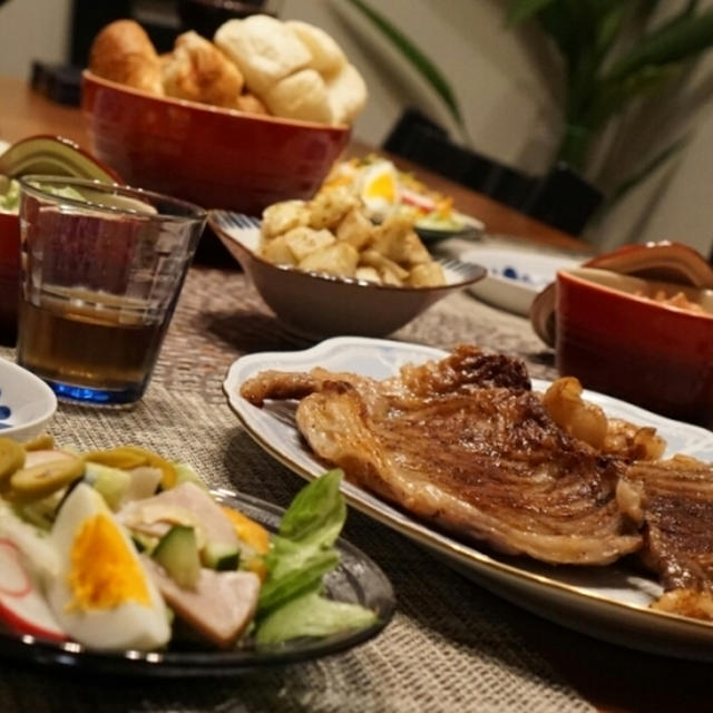 宮崎牛のサーロインとアンチョビポテトの夕食