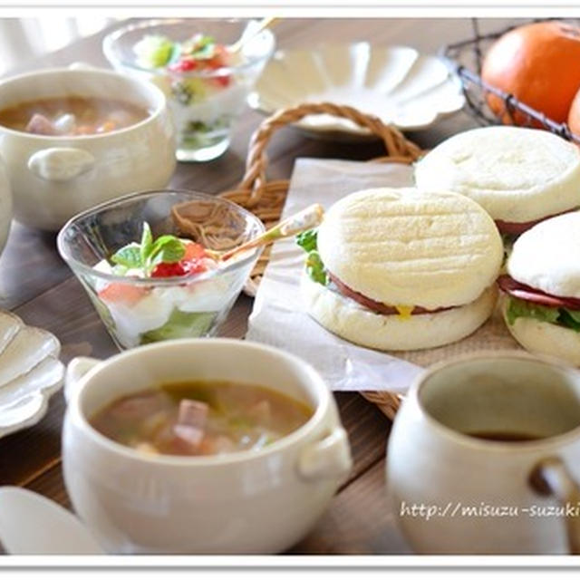 休日の朝ごはんはイングリッシュマフィンハムサンド