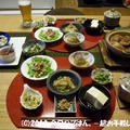 12/6の晩ごはん　生牡蠣とぶり大根と小鉢で、日本酒です～♪