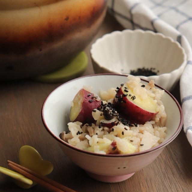 お腹スッキリレシピ。さつまいもときのこの炊き込みご飯