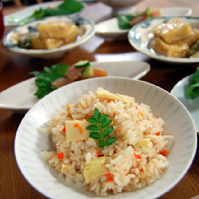 たけのこご飯と高野豆腐の揚げ煮　