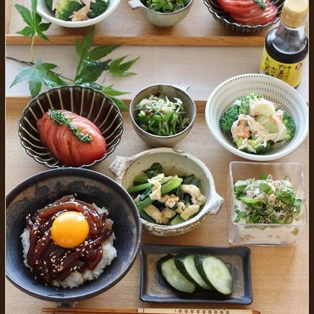 まぐろゆっけ丼！野菜たっぷり消費の日♪