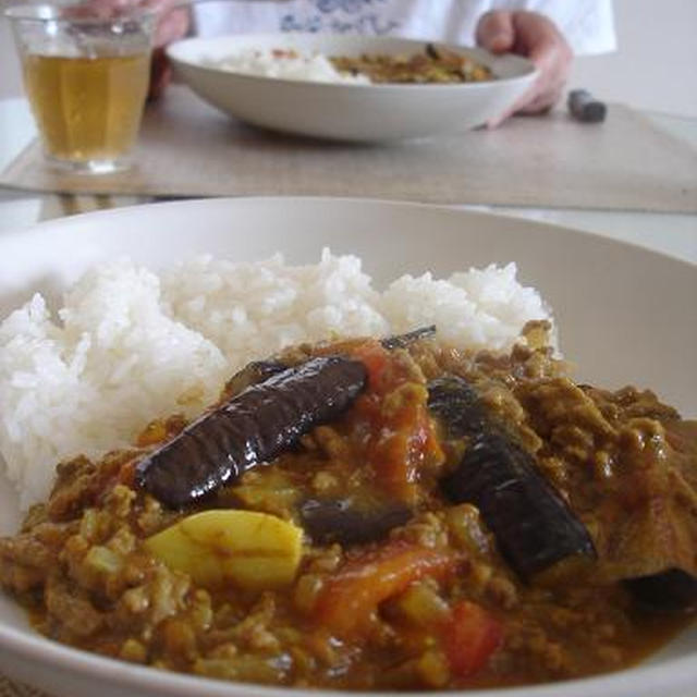 茄子とトマトのひき肉カレー