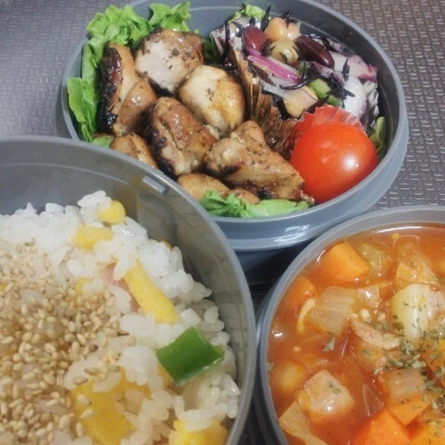 洋風ちらし寿司とミネストローネとローストチキンのお弁当