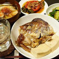 鯛あらと豆腐の炊き合わせは、鯛と豆腐を別々に煮るのである。
