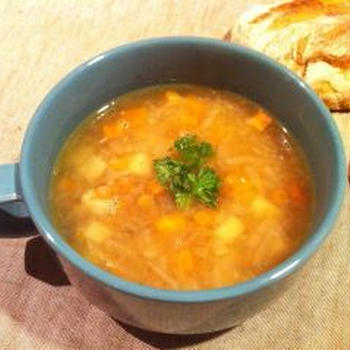 野菜とレンズ豆のリンゴ酵母スープ
