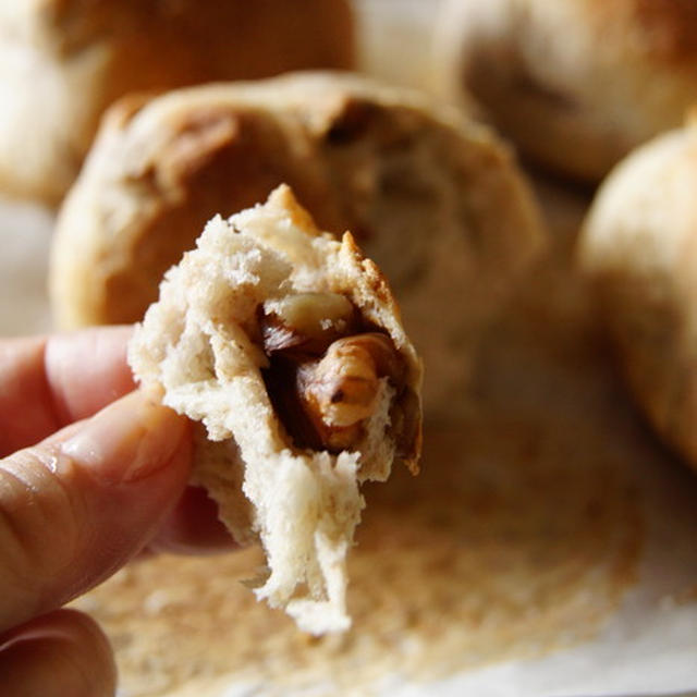 全粒粉2割の 胡桃パン🥖