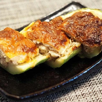 ズッキーニの肉詰め