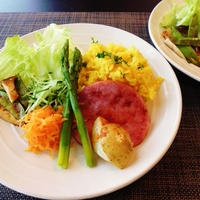 春色元気復活イエローライスとスパイス炒めプレート♪