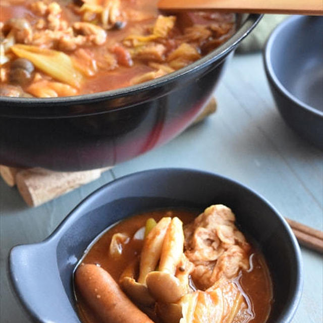 フーディストノートでの連載更新しました♪旨味たっぷり♪スパイシーな「トマトカレー鍋」