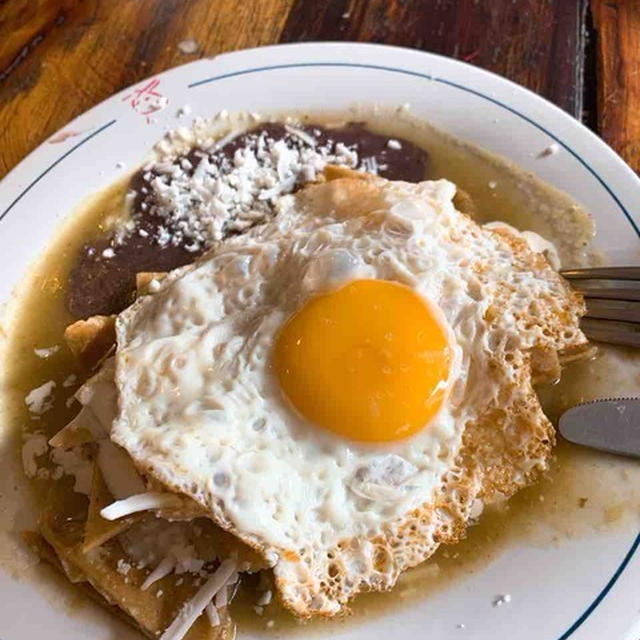 メキシコ 朝ごはんのチラキレス