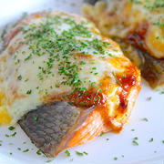 トースターで焼くだけ♪『秋鮭の味噌マヨチーズグリル』♡肉食派の彼も大満足の一品〜♪《簡単*節約》