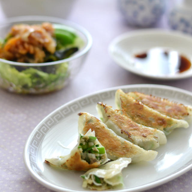 アレンジ餃子～ねぎとろみ餃子。塩えのきのふんわり卵スープ。中華の献立。