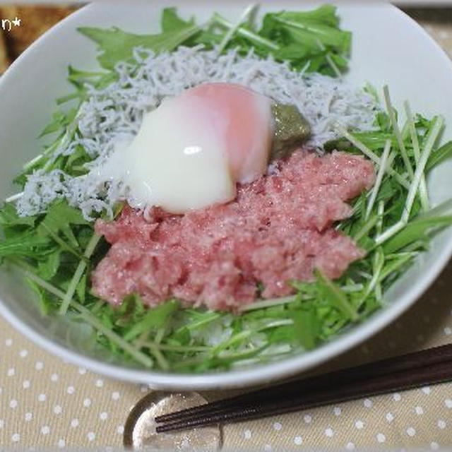 どどーーん！！と、しらす丼。。。と、リクエストにお応えして(*^▽^*)