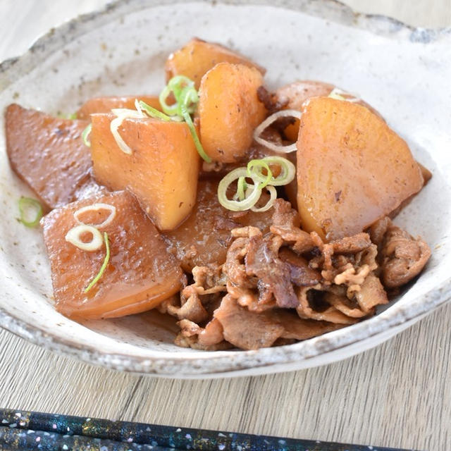 家族みんな大好き♪大根と豚肉の煮物