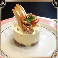 ショップのケーキに見えるかしら？レアーチーズケーキ