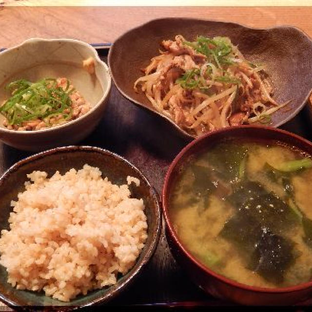 もやしと豚バラのニンニク炒め
