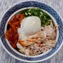 鶏肉キムチ温玉丼