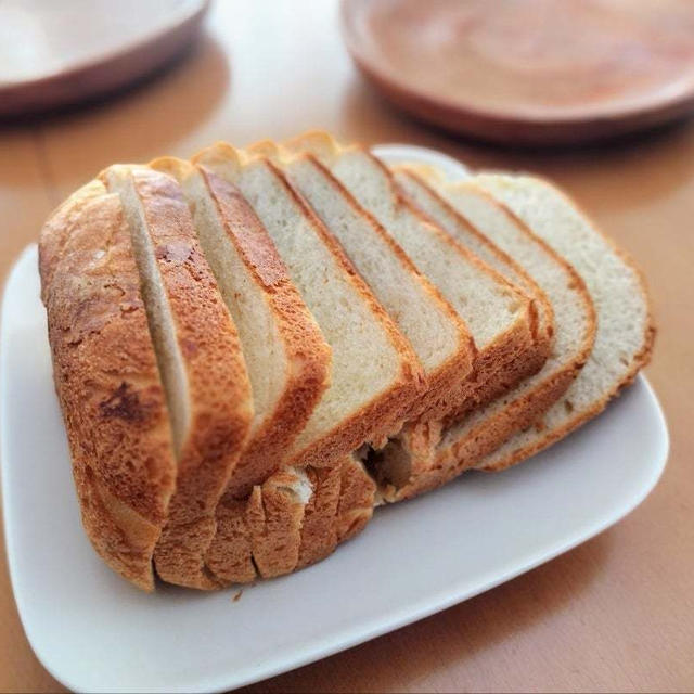 本日の朝食はパンでした