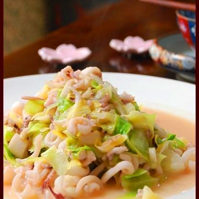 春キャベツといかの和風バターガーリック炒め