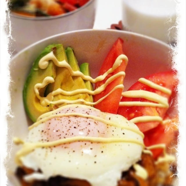 夜ごはん＊ロコモコとゴロゴロ野菜のミネストローネ。