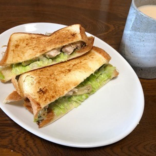 朝ごはんにはちょっと濃ゆいホットサンド