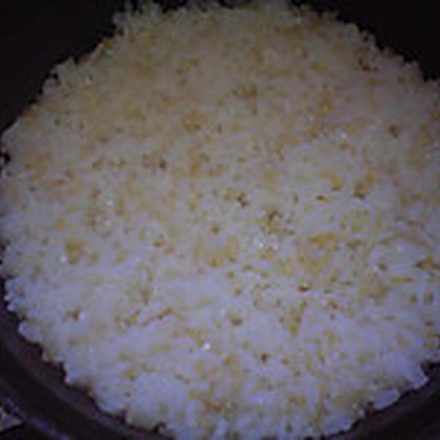 湯立てで白米（１０２１）。。。山形県　庄内米　はえぬき　鶴岡産　愛米倶楽部　特別栽培米・白米（あいざわ米店）と茨城県産うまかっぺコシヒカリ玄米・新米（あいざわ米店）