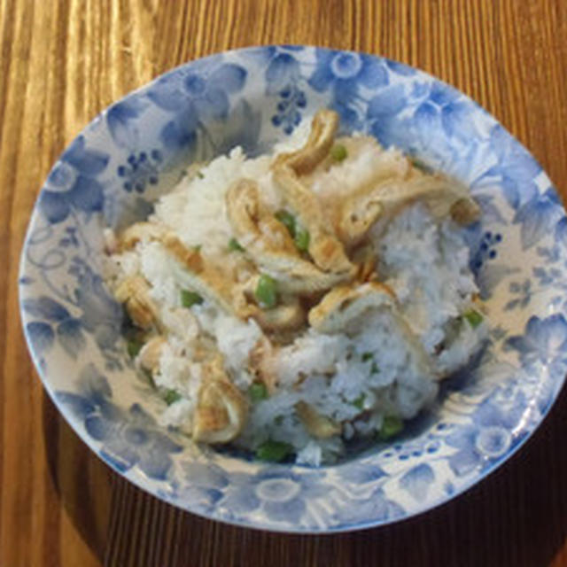 くもりときどき雨　　桜えびといんげんの混ぜ御飯