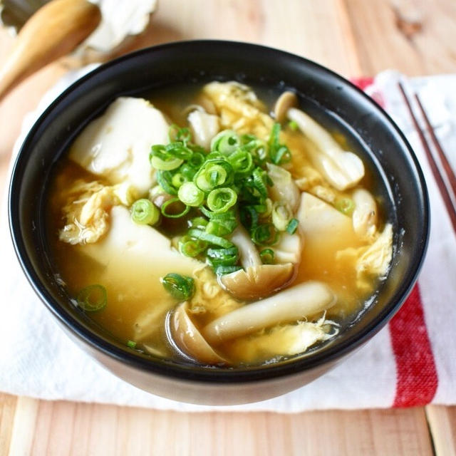 一煮立ちですぐ出来る。優しい美味しさ【ふわふわ卵とお豆腐のオイスタースープ】