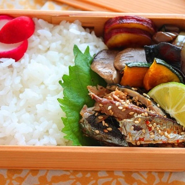 晩ごはんの残りで簡単！「秋刀魚の塩焼きのピリ辛ごま和え」のお弁当