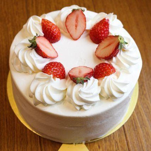 苺のデコレーションケーキ