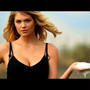 全米で話題沸騰中のアメリカのモデル、ケイト・アプトンの放映中止になった2013年度のコマーシャル！