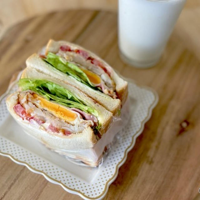 モーニングプレートをまるっとサンドイッチに