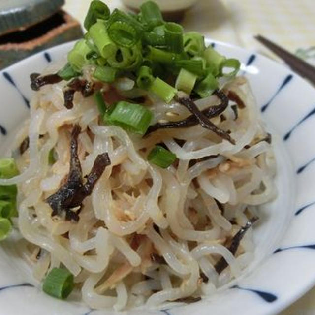 たった2つで味が決まる♪　しらたきとツナの塩昆布オイスター炒め