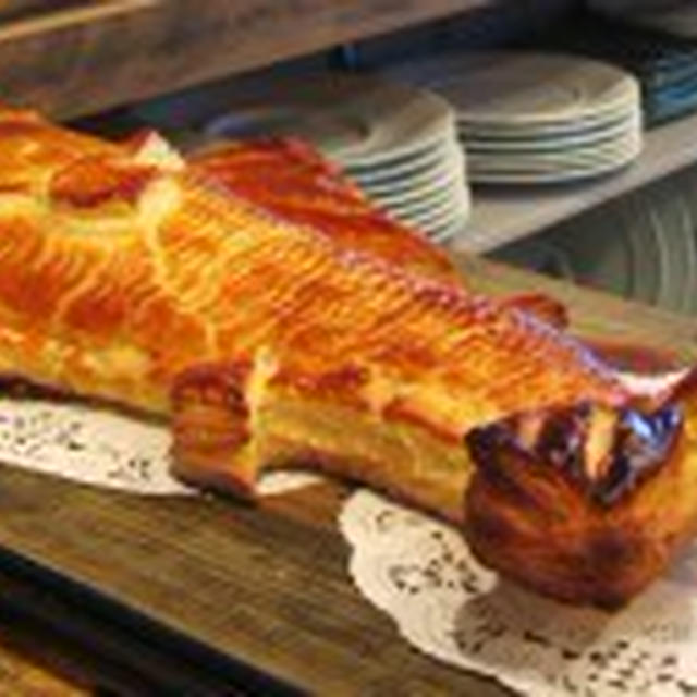 ポール・ボキューズ氏直伝！「スズキのパイ包み焼き」ご賞味ください！