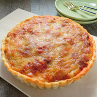魅惑のハリッサで肉みそとじゃがいもの辛旨キッシュレシピ