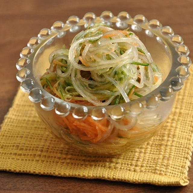【作りおきおかず】きゅうりとにんじんのミックス野菜で「春雨の酢の物」