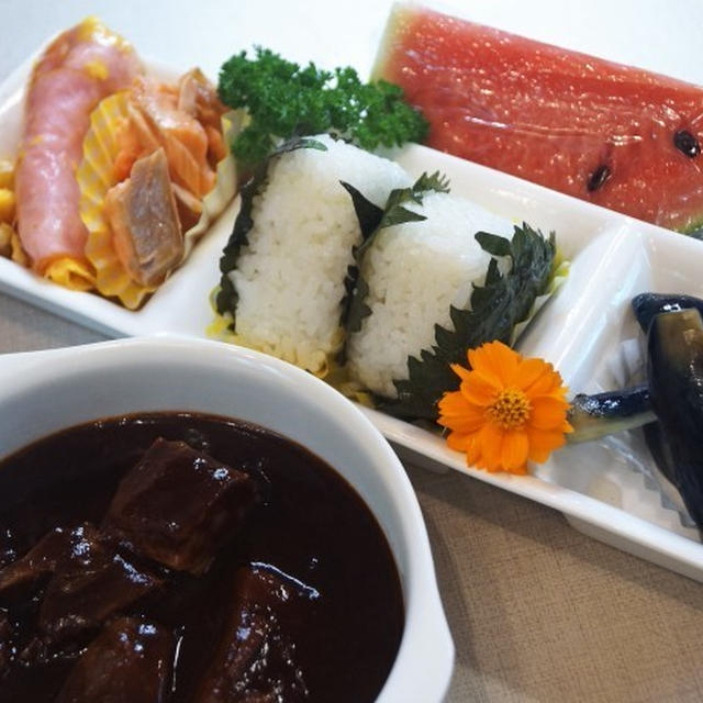 ■朝ご飯【畑持参予定だった　ビーフシチュー＆おにぎりセット／舞茸天婦羅／西瓜】