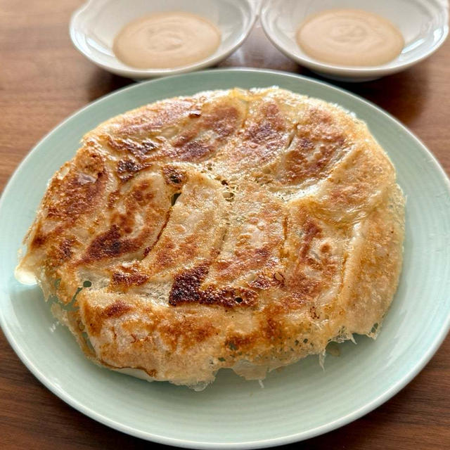 いつもの餃子ですが⋯  変わりダレで！